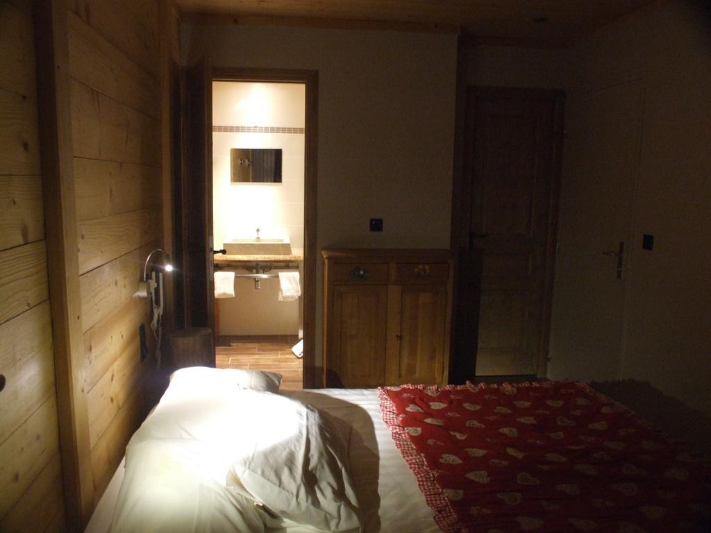 Accueil Savoyard Hotel Mieussy Room photo