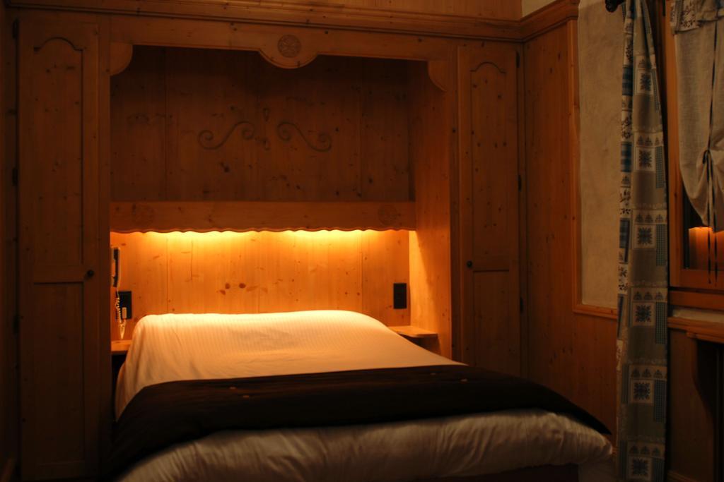 Accueil Savoyard Hotel Mieussy Room photo